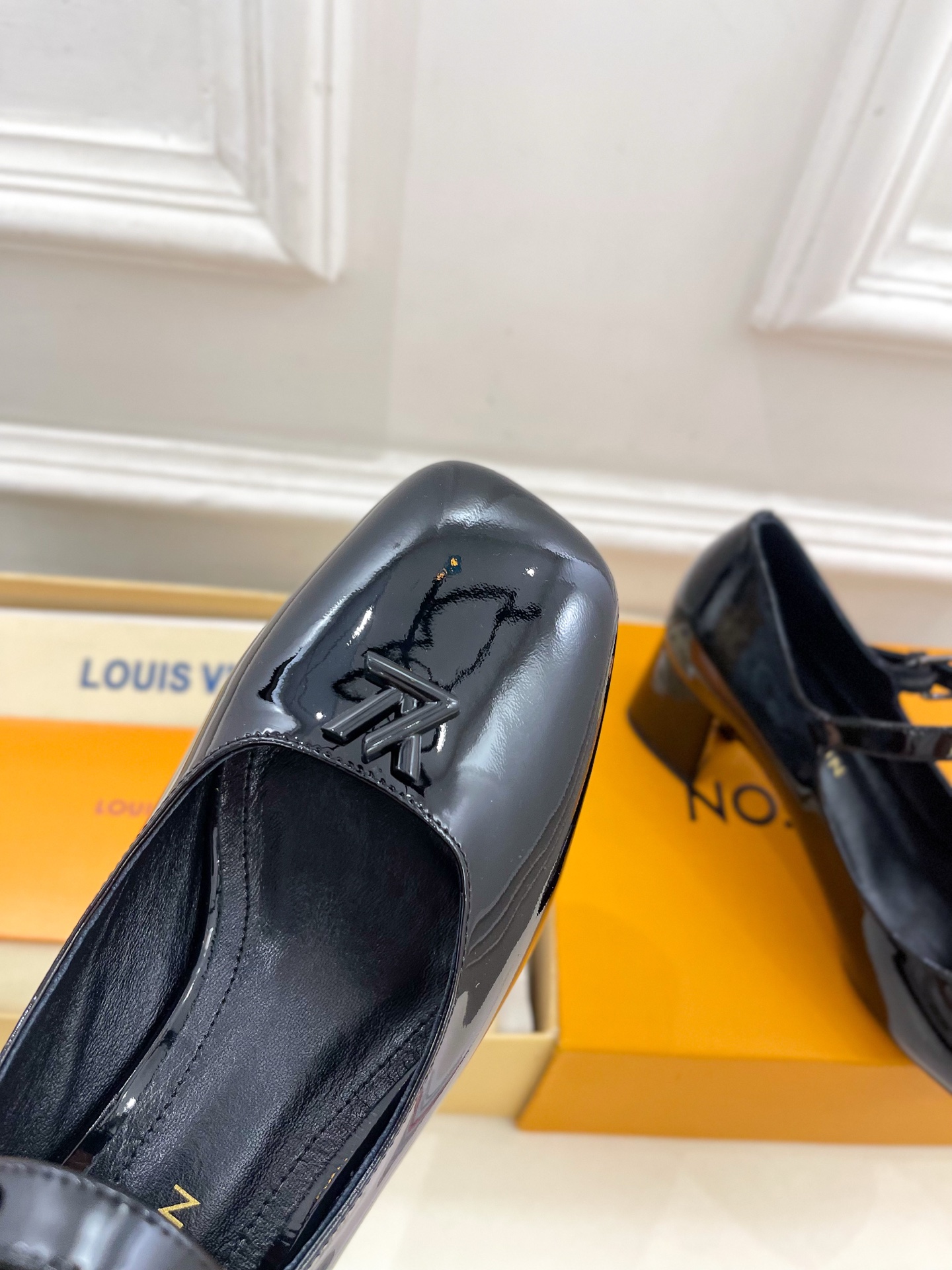 Women's high heels